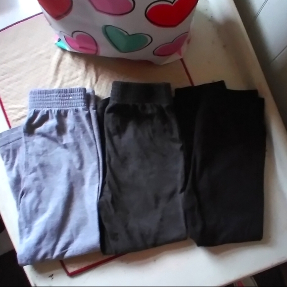 Sold Boys Sweatpants 5T - Picture 2 of 6